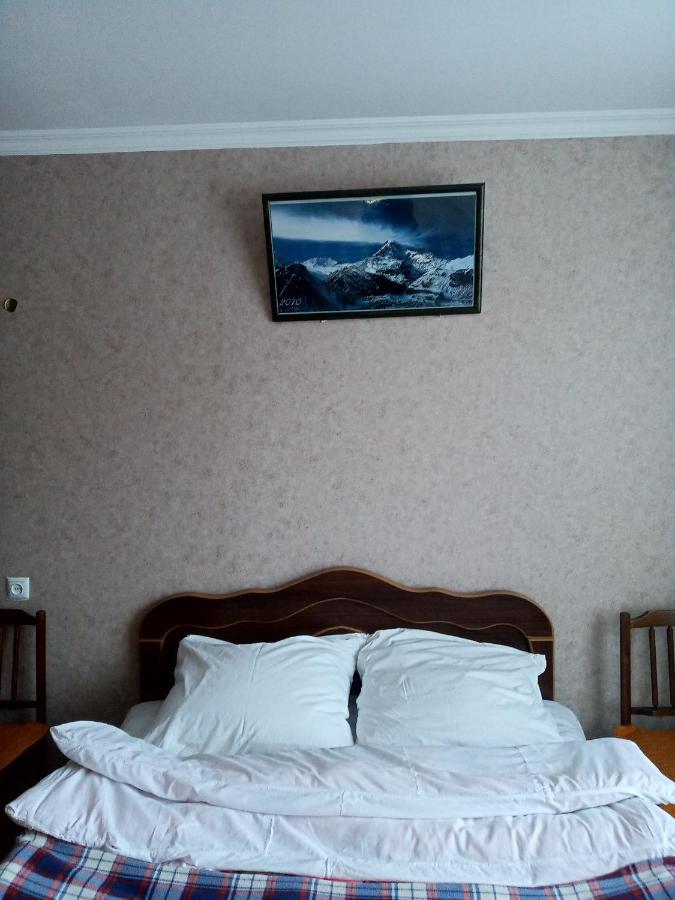 Guest House Sunset Kazbegi Exterior foto