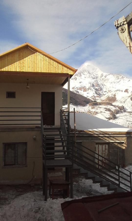 Guest House Sunset Kazbegi Exterior foto