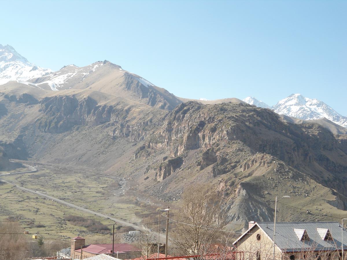 Guest House Sunset Kazbegi Exterior foto