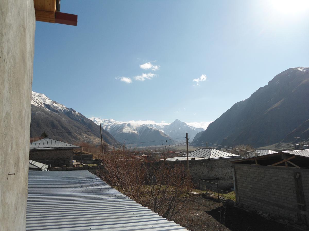 Guest House Sunset Kazbegi Exterior foto