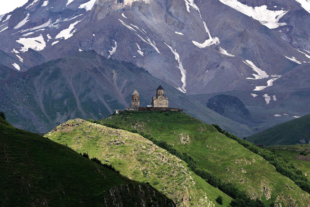 Guest House Sunset Kazbegi Exterior foto